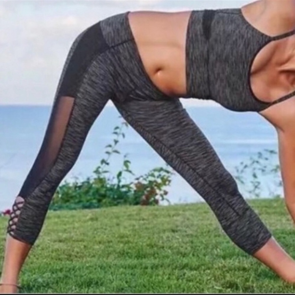 Athleta Mind Over Matter Carpi Leggings Space Dye Heathered Gray Striped… - Picture 8 of 8